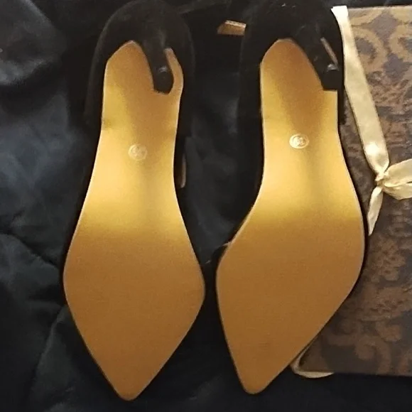 Shoes - Picture 2 of 3